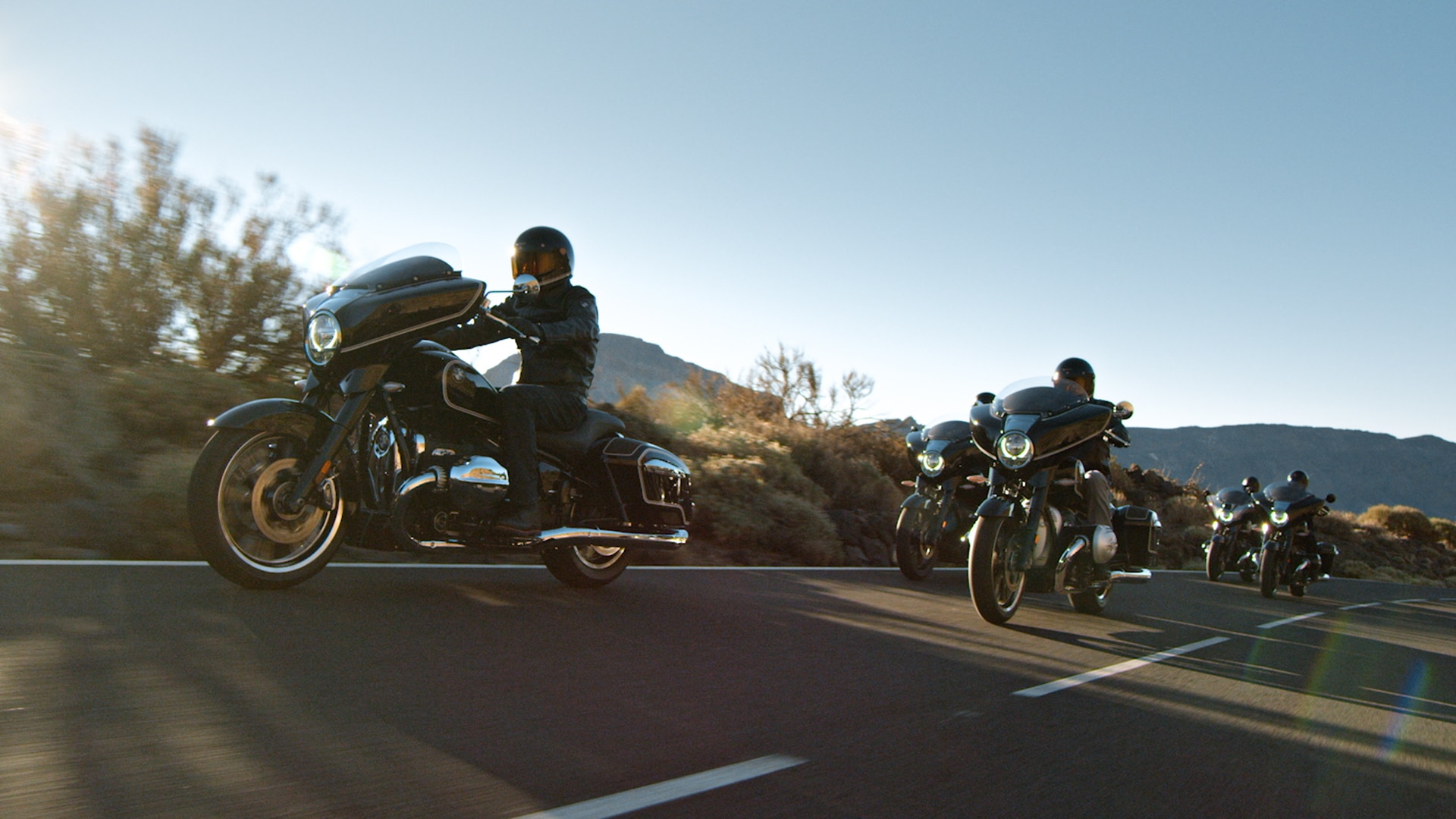 Shot of the moving BMW R 18.